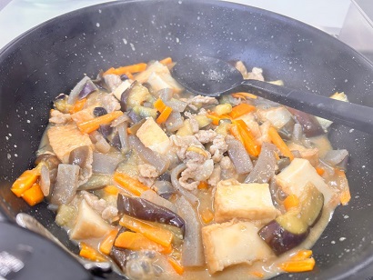 調味料で味を整える