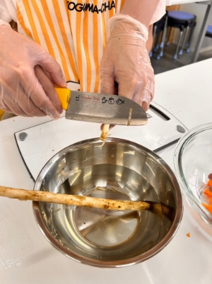 ごぼうはそぎ切り