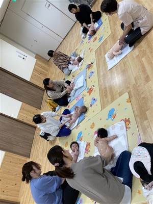 ベビーマッサージ