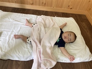 寝る