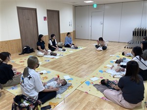 ベビーマッサージ
